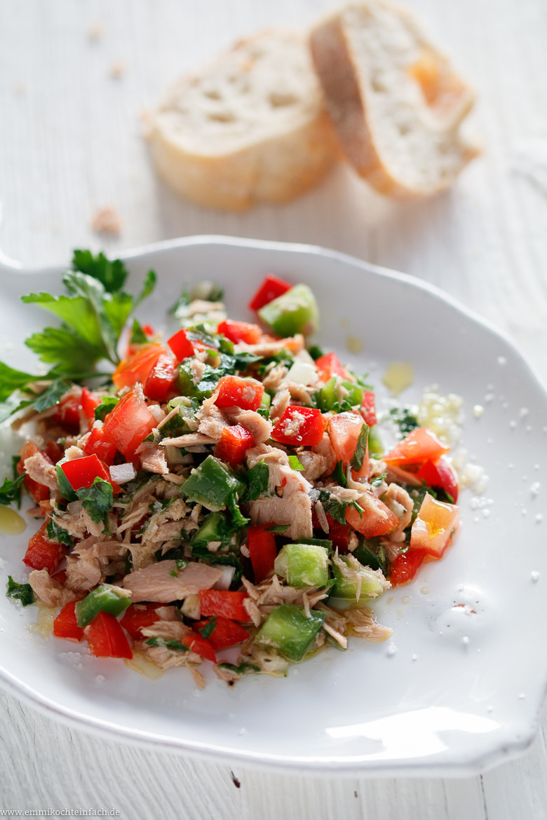 Thunfisch Salat mit Tomaten und Paprika - www.emmikochteinfach.de